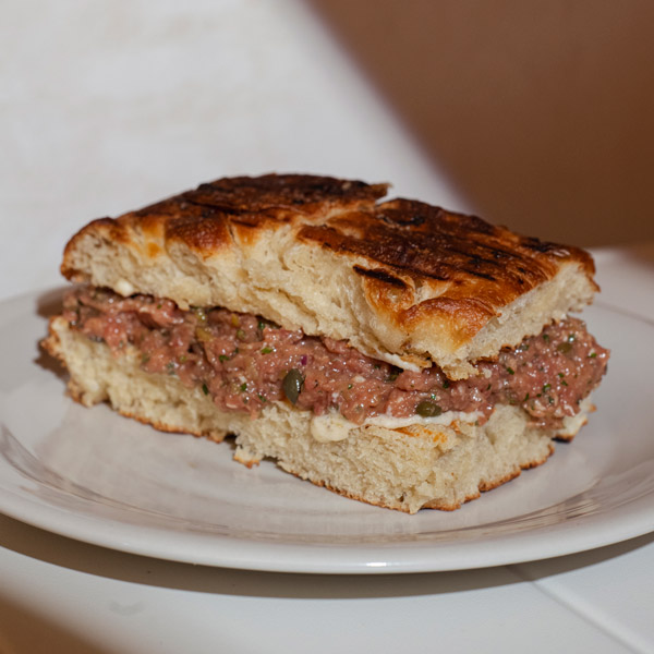 RUMMORA rummora focaccia tartara de res